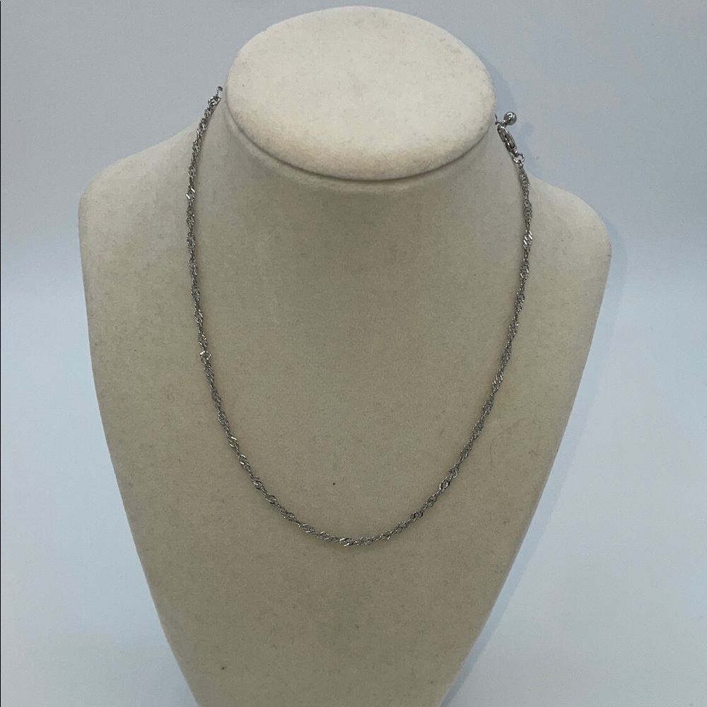 Elegant Silver Chain Necklace